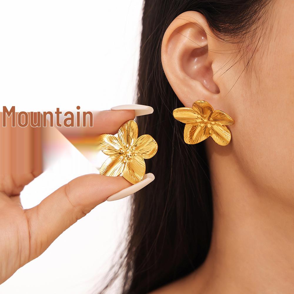 

18k Gold-Plated Titanium Steel Earrings with Retro Hammered Design