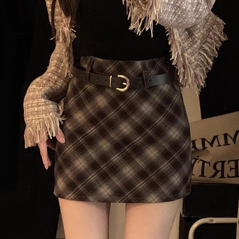 

Elegant High-Waist Plaid A-Line Skirt: Slimming, Anti-Exposure Design for Autumn/Winter M