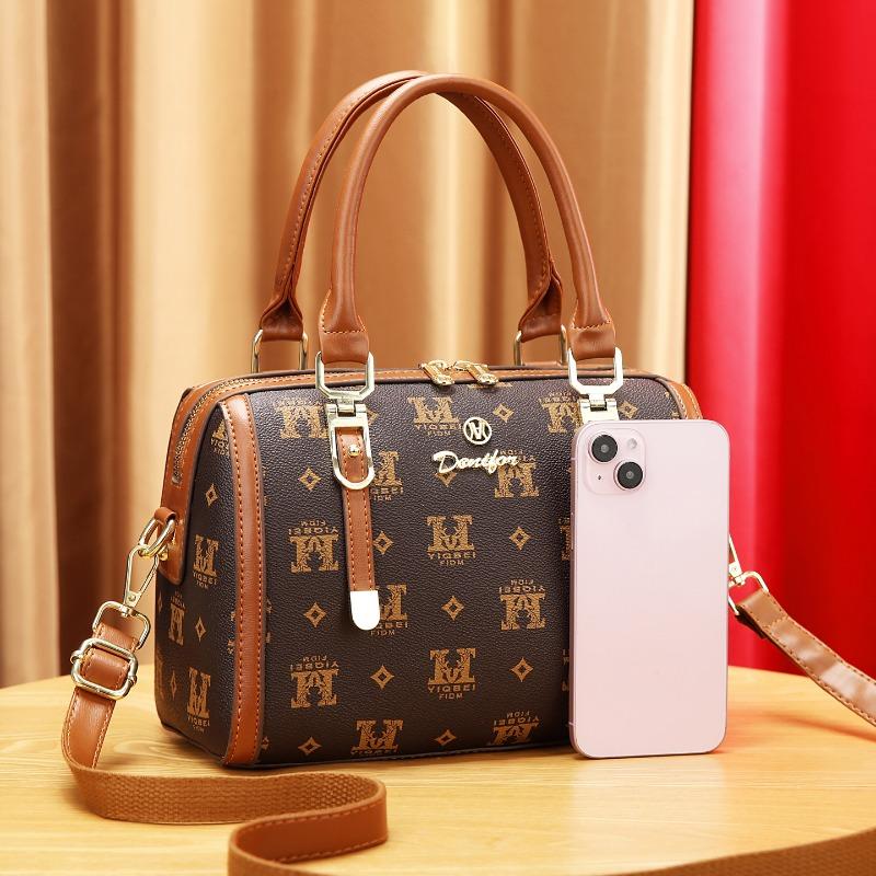 New fashionable and atmospheric women's versatile trendy pillow small bag autumn and winter popular women's shoulder messenger bag