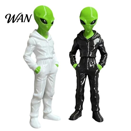 Green Alien Figurine Wearing Hoodie Statue, 3D Printed Figurine, Collectible E-sports Desk Ornament Sculpture, Sci-Fi Desktop Decoration Gift