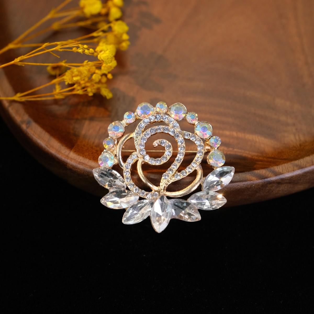 

Елегантна брошка зі стразами: Високоякісна японська та корейська мода кришталева шпилька для шарфа для жінок