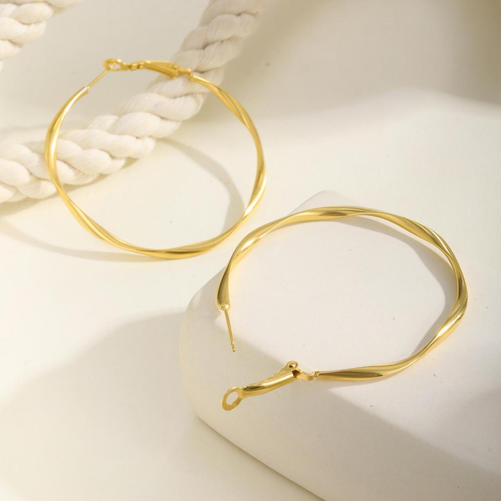 Dainty Twisted Hoop Earrings for Women Stianless Steel Circle Round Ear Clip Accessory Wedding Statement Jewelry