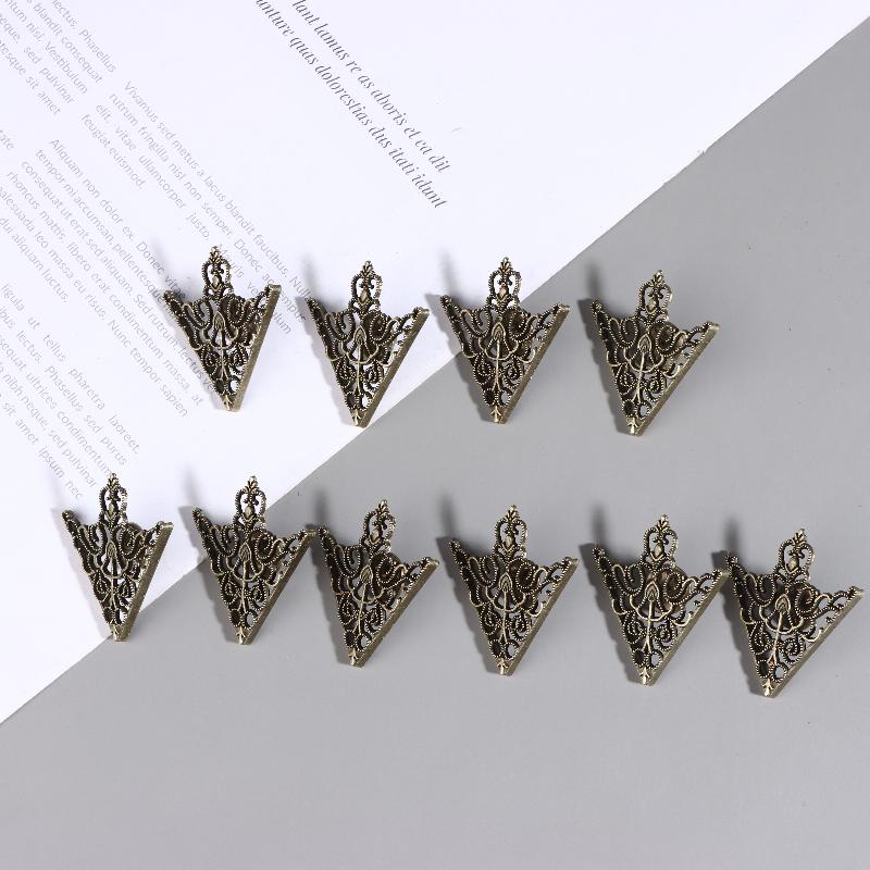 

5Pair Vintage Hollow Patterned Triangle Brooch Metal Hollowed Out Crown Collar Brooch Exquisite Shirt Collar Pin Accessories