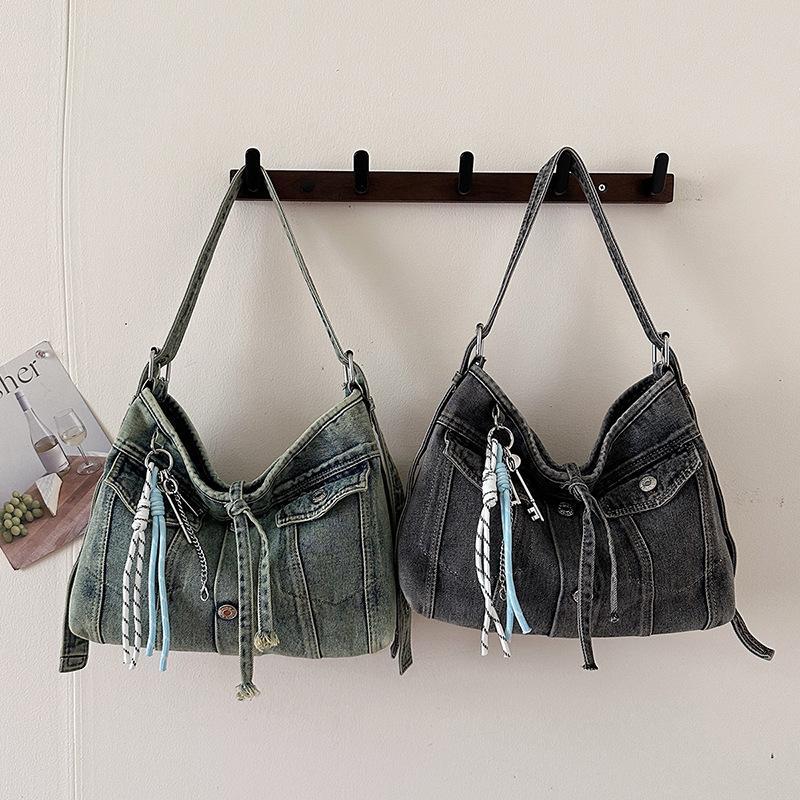 New retro trendy cool denim tote bag fashion high temperament student leisure class commuter messenger bag