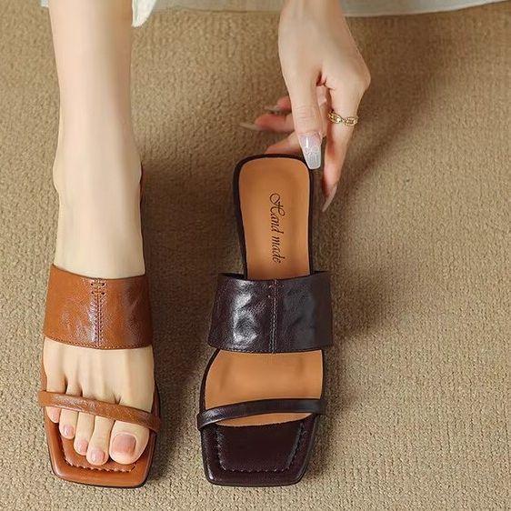 Thick heel with slippers for women's outer wear summer 2025 new low-heeled open-toed square-headed Roman sandals