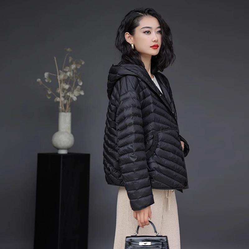 White duck down lightweight down jacket women's 2025 winter fashion hooded design bat sleeve warm meat jacket