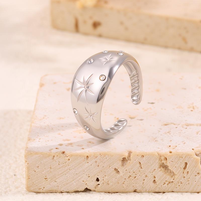 Titanium Steel Ring - Stylish, Luxurious, Niche Style, Double-looped Bow with Diamonds - A Beautiful Ring for Best Friends.