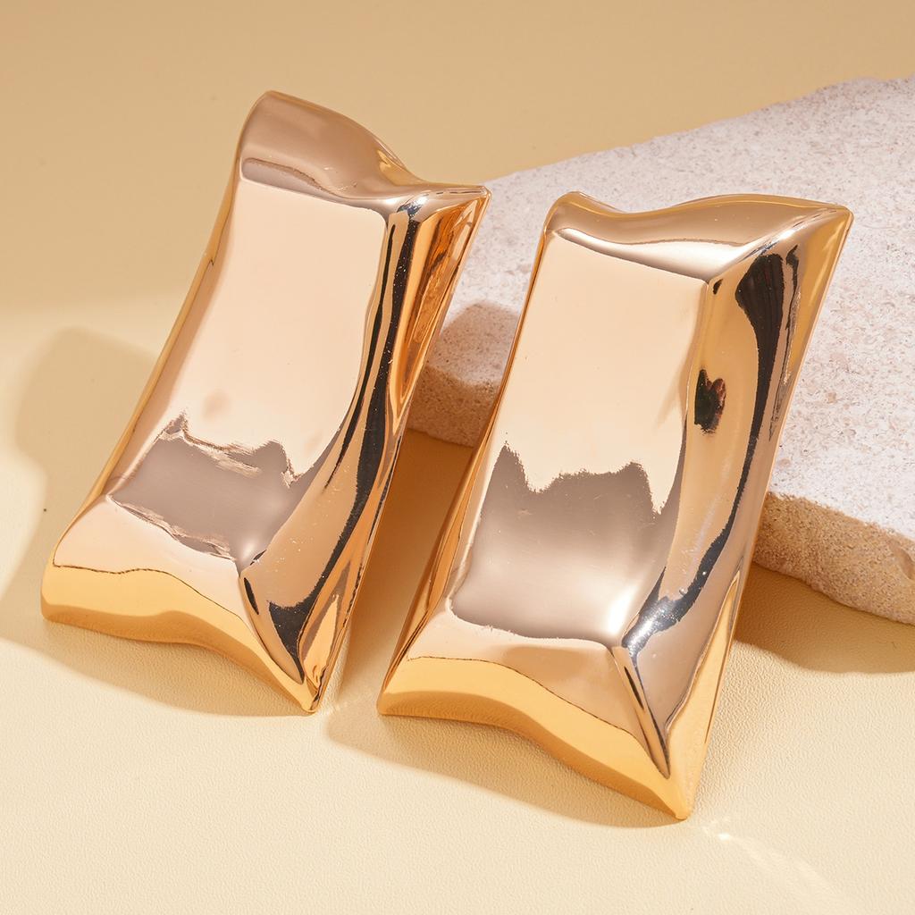 European and American Metal Light-sensitive Surface Irregular Rectangular Steel Needle Earrings Are Cold and Exaggerated, Niche Earrings