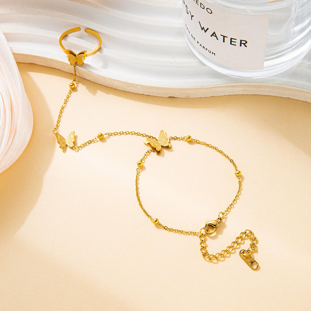 1PC Stylish Finger Bracelet with Frosted Three-dimensional Butterfly Beads, Adjustable Split Ring and Rear Chain