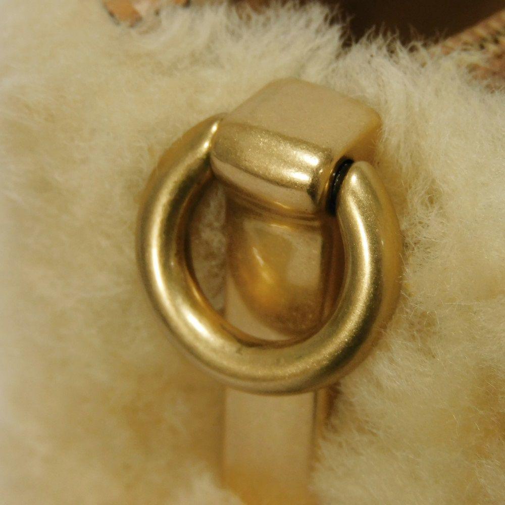 Used 9726 Tabby Pillow, Size 26, CC445, 7921, C Logo, Smooth Calfskin, Beige, 2-Way, Excellent Condition, C Mark
