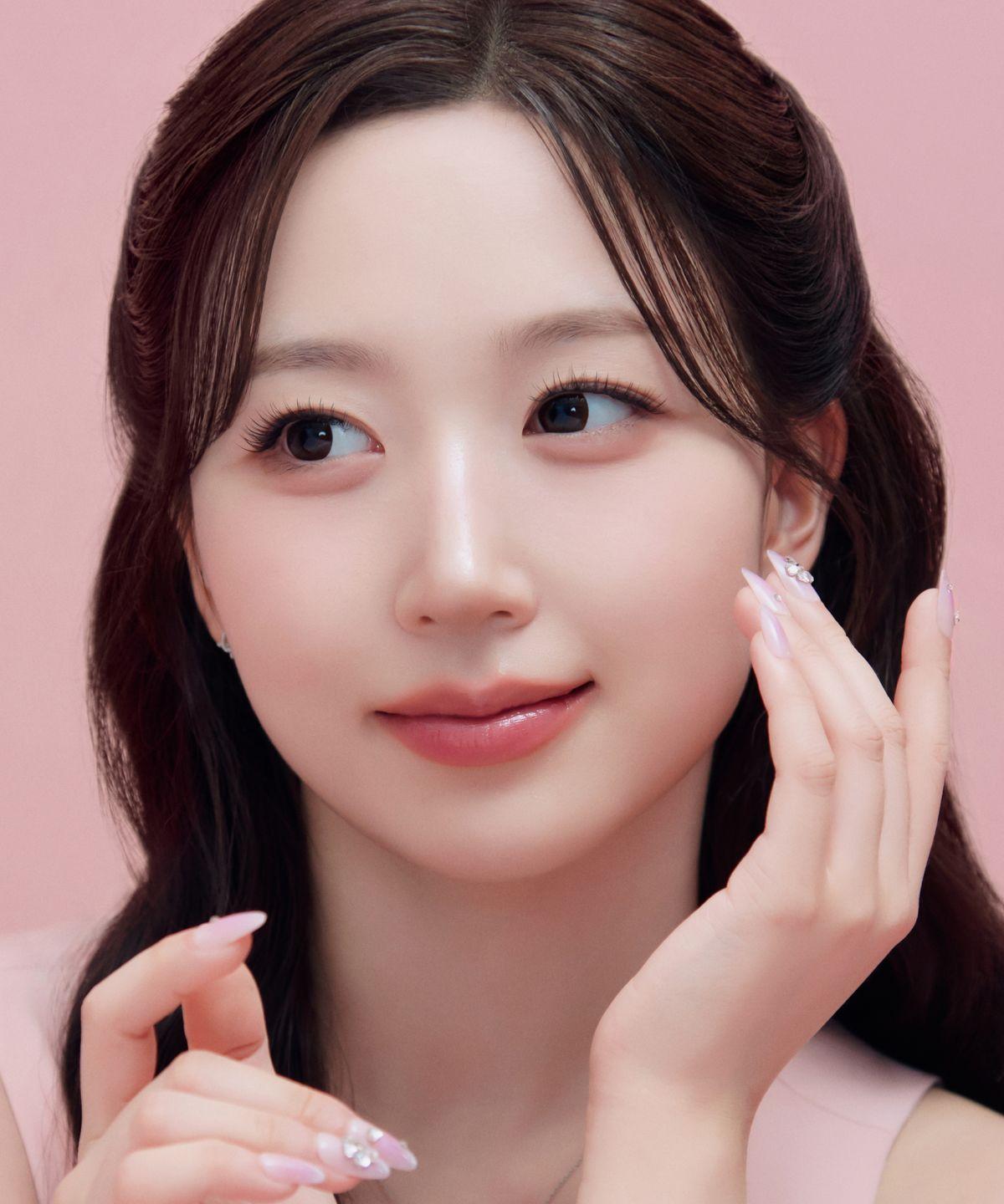 The Classic Original Tube Eyelash Single Pack (Select 1 of 8) No. 2 Natural ( Half / 9mm )
