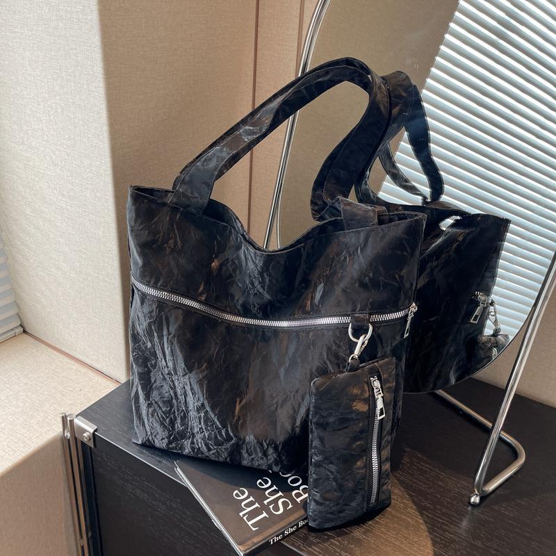 Large Capacity Foreign Style Personalized Zipper Splicing Trendy Fashion Shoulder Bag Commuting Relaxation Tote Bag