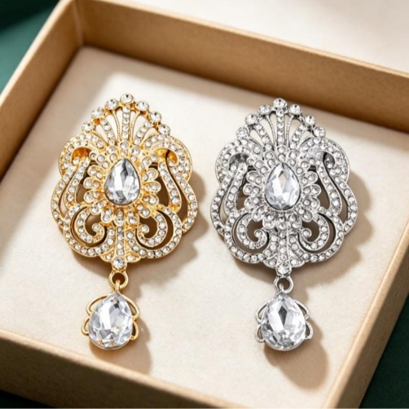 Vintage Rhinestone Brooch Unique Teardrop Crystal Hollow Design Delicate Alloy Ornament for Wedding Anniversary Gift