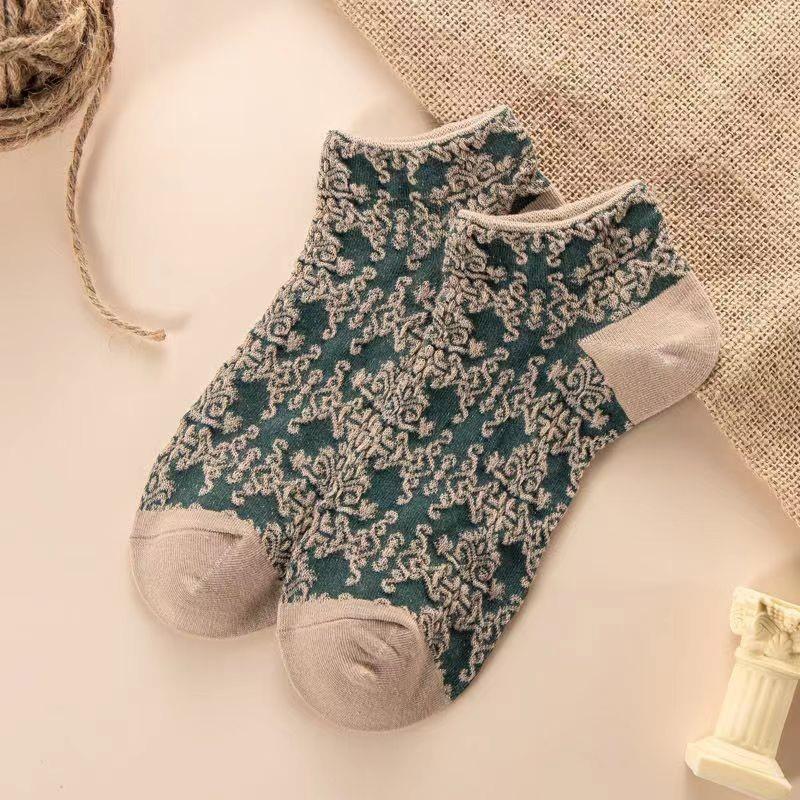 Palace Embossed Short Socks Retro Sports With College Style Three-dimensional Breathable Socks Women's Flower Short Socks