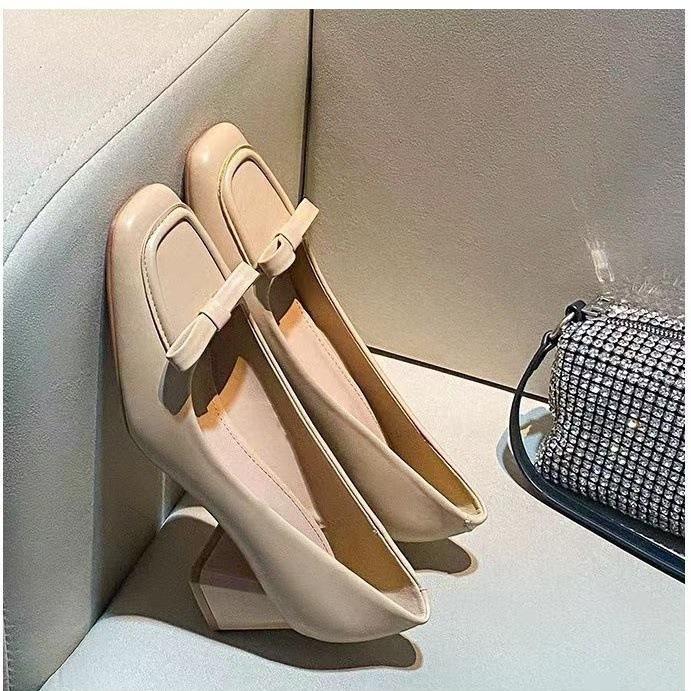 

Square head single shoes women s thick heel retro summer and autumn 2025 new versatile light mouth bow to work medium heel high heels 40 абрикосовый