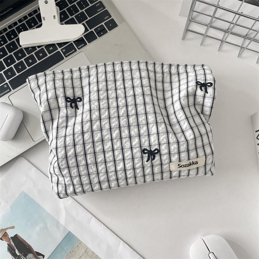 Simple Women Fashion Portable Makeup Storage Pouch Handbag Travel Organizer Cosmetic Bag Ladies Elegant Zipper Bag For Gift