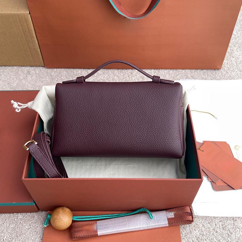 Bolso bandolera y bolso de mano de piel de vaca con grano lichi L19 italiano