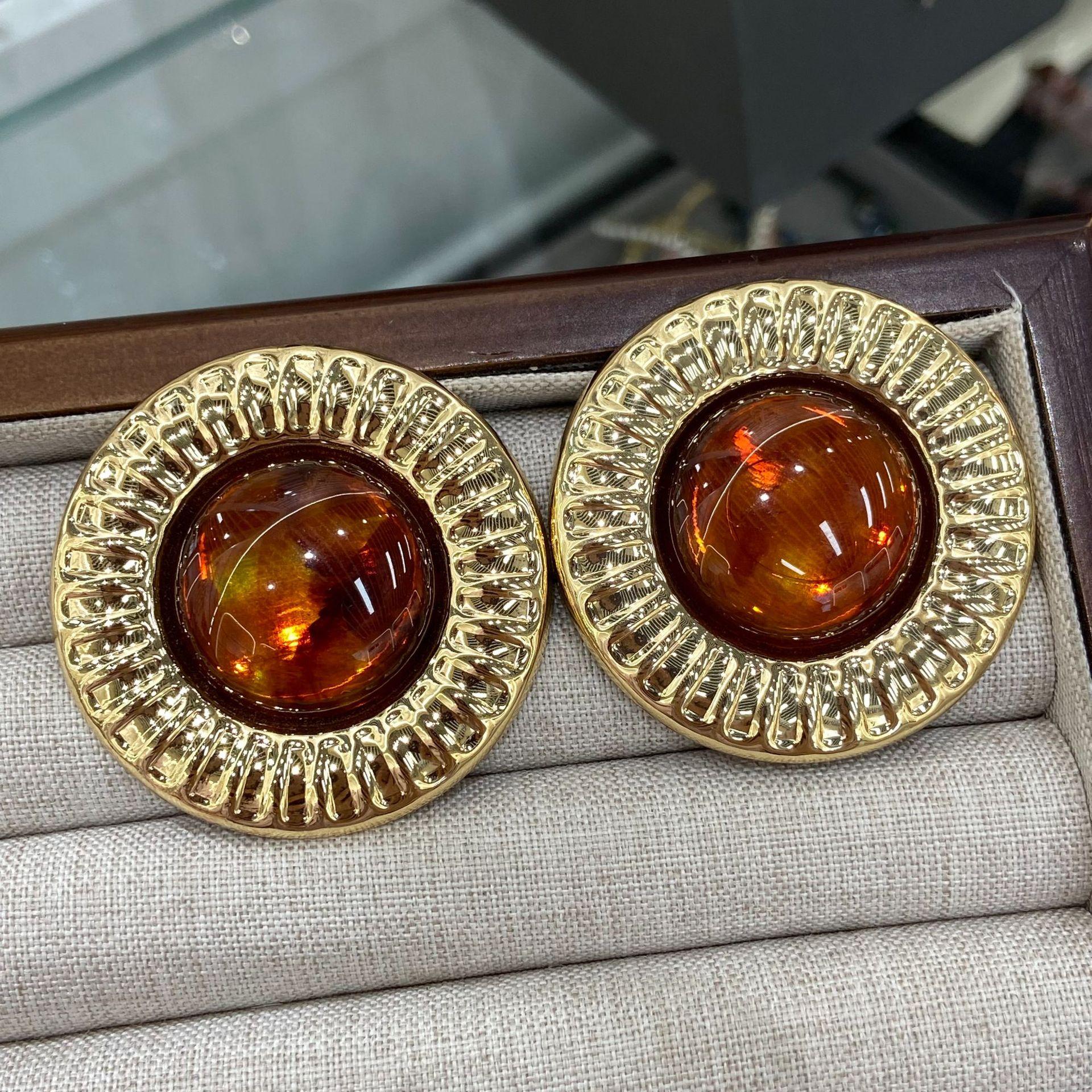 

Medieval Vintage Round Earrings, Vintage Metal Edge Resin Gemstone Studs, Premium Earrings
