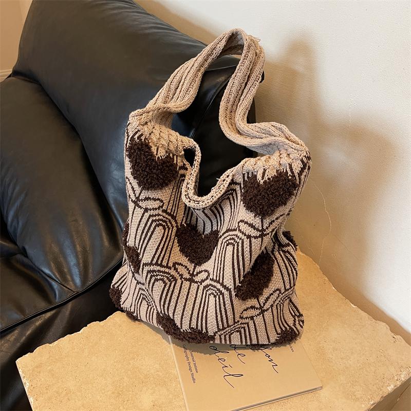Leisure Knitted Tote Bag Women's New Fashion Versatile Single Shoulder Bags Heart Flower Large Capacity Commuter Shopping Bags