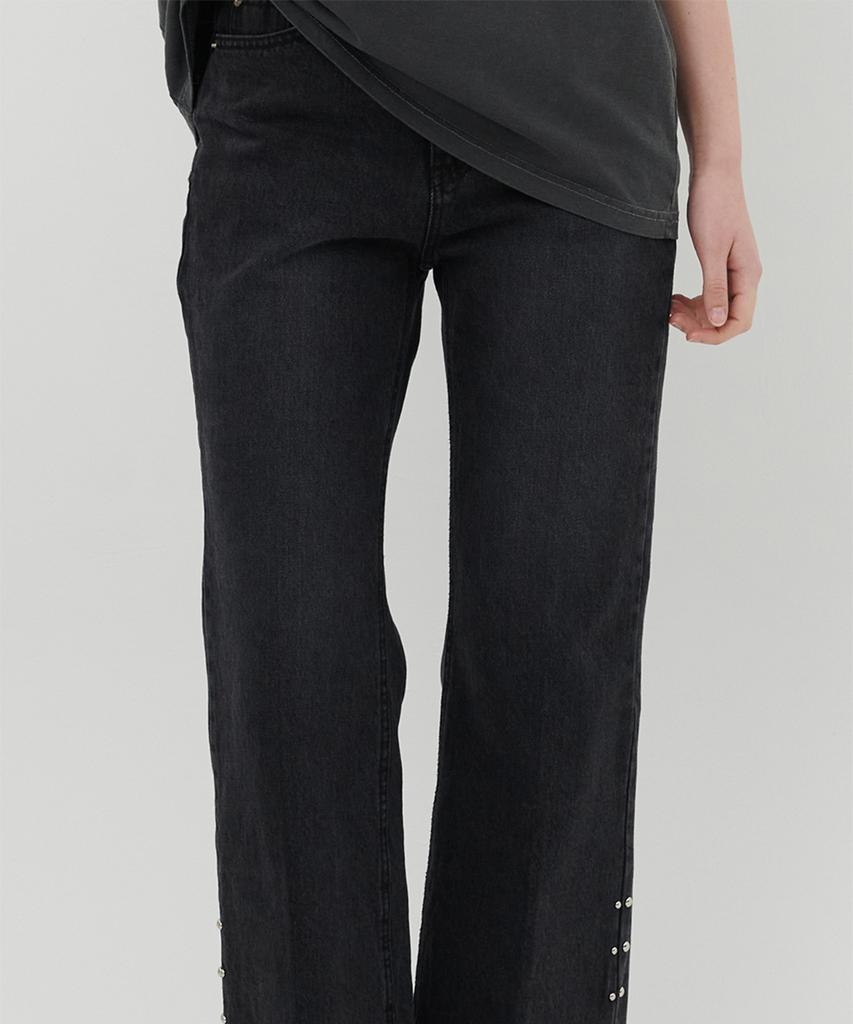Eoboneoseu Studded Flare Jeans [Black]