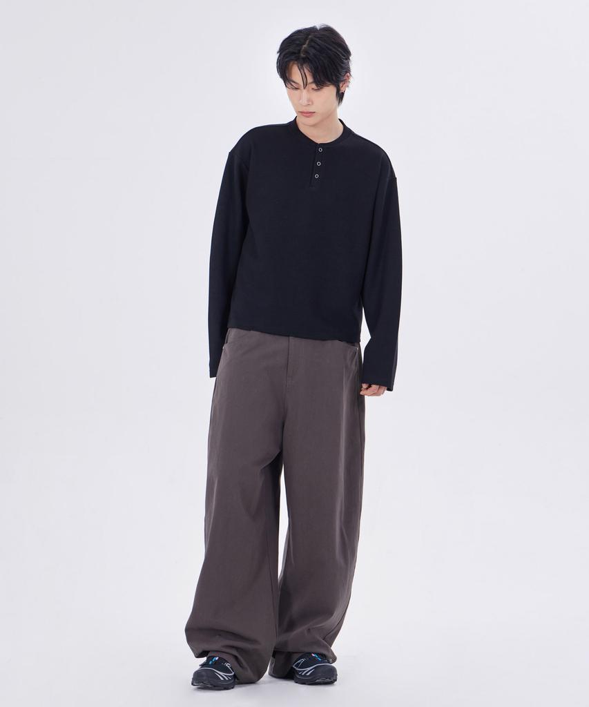GLW Steady Waffle Crop Henley Neck T-Shirt Black