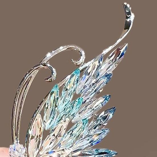 Rhinestone Butterfly Brooch Butterfly Wing Lapel Pin Sweater Cardigan Coat Business Suit Decoration Women Clothing Accessories