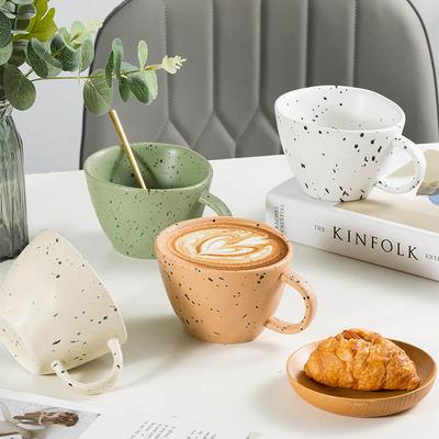 330ml Handgekniffene Unregelmäßige Tintenklecks-Kunsttassen Kreative Keramiktasse Espressokaffeetasse Frühstücksmilchbecher Paar Wassertasse