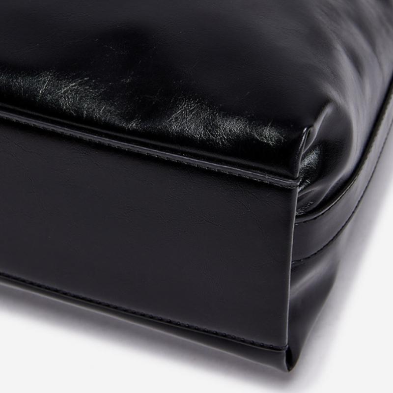 By ESquire Women S Vera Hobo Shoulder Bag Black