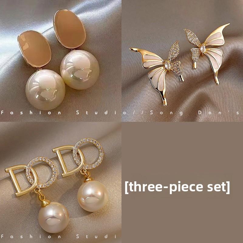 Pearl Retro Premium Stud Earrings Women's Year Super Fire Texture Earrings Temperament Foreign Style Earrings