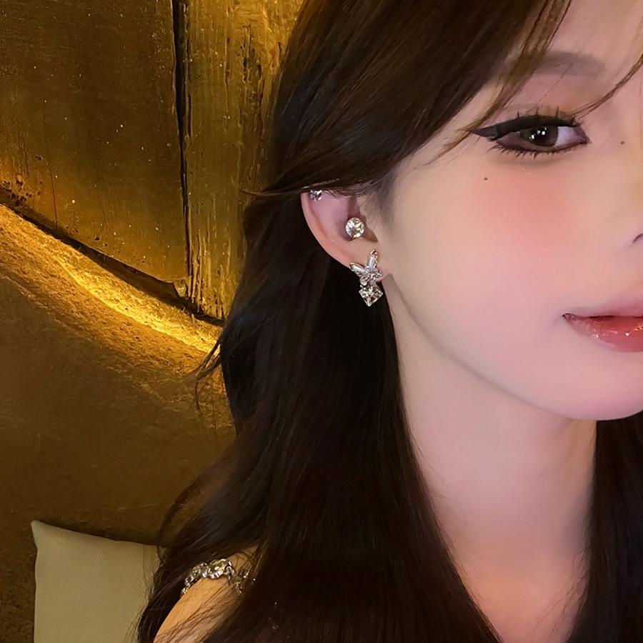 Diamond-set pearl butterfly earrings, light luxury, high-end sense, fashionable and exquisite earrings, versatile, personalized temperament, earrings
