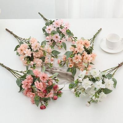 Bouquet de Roses en Soie Plastique Plantes Artificielles Élégantes Roses Artificielles Fleurs Décoration Maison Bureau