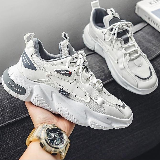 Men's Shoes New Summer Fashion Breathable Mesh Male Walking Sneakers High Quality Lightweight Thick Bottom Running Shoes