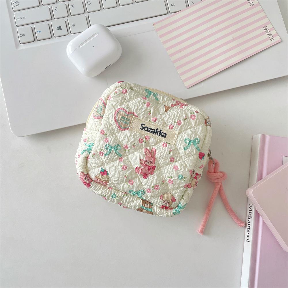 Large Capacity Cartoon Girl Menstrual Pad Storage Pouch
