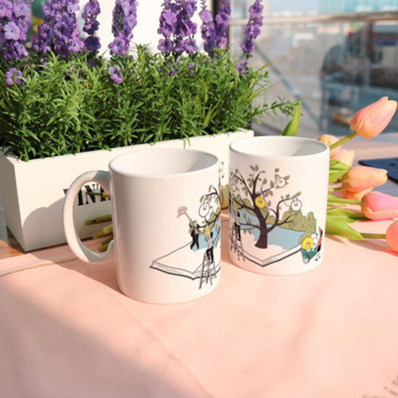 cf013-Design Mug 2p-Lightbulb in a Book