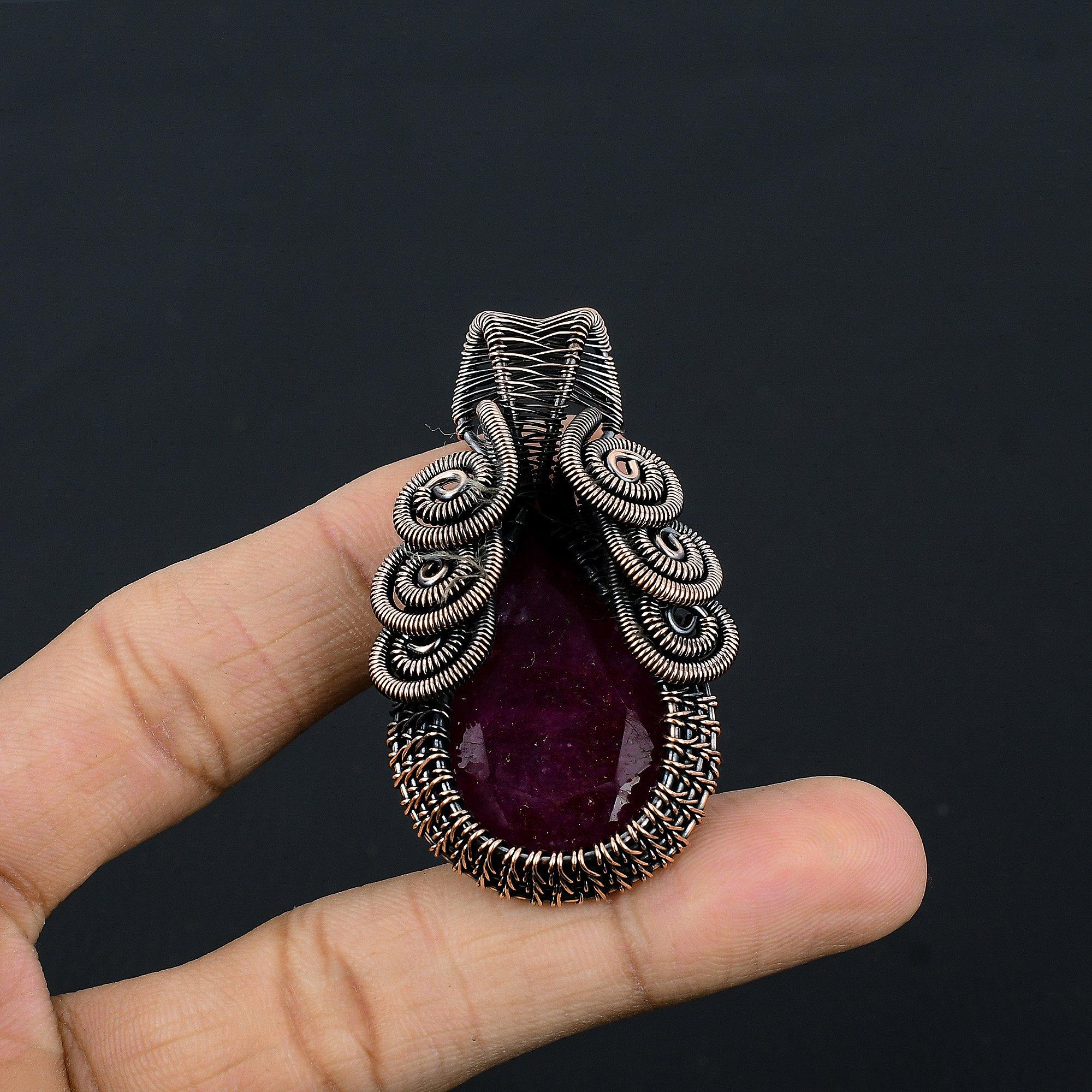 

Рубиновый кулон Ювелирные изделия из драгоценных камней, Кулон ручной работы, обернутый медной проволокой 999 пробы, Ювелирные изделия новейшего дизайна 2.55 Inches