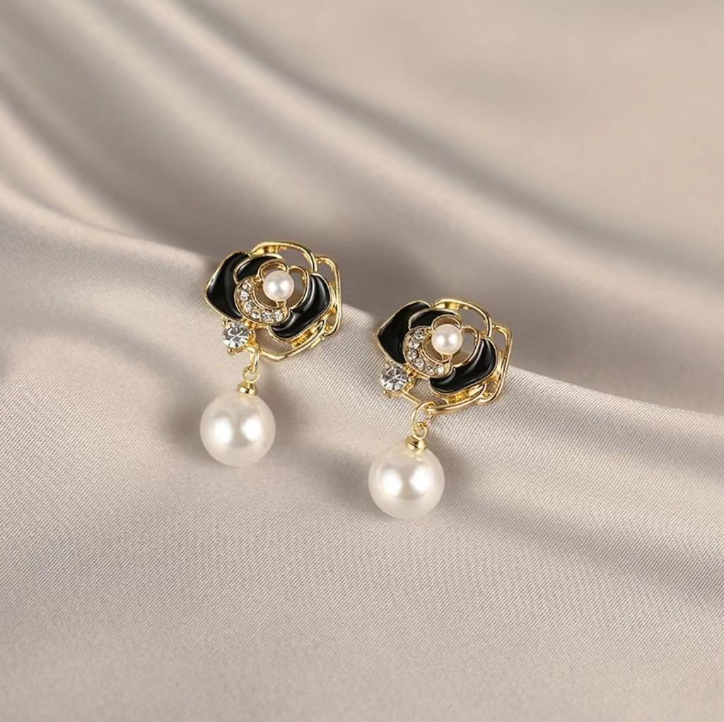 French Baroque Special-Shaped Pearl Pendant Earrings Women'S Niche Fashion Versatile Design Sense Knotted Earrings Earrings