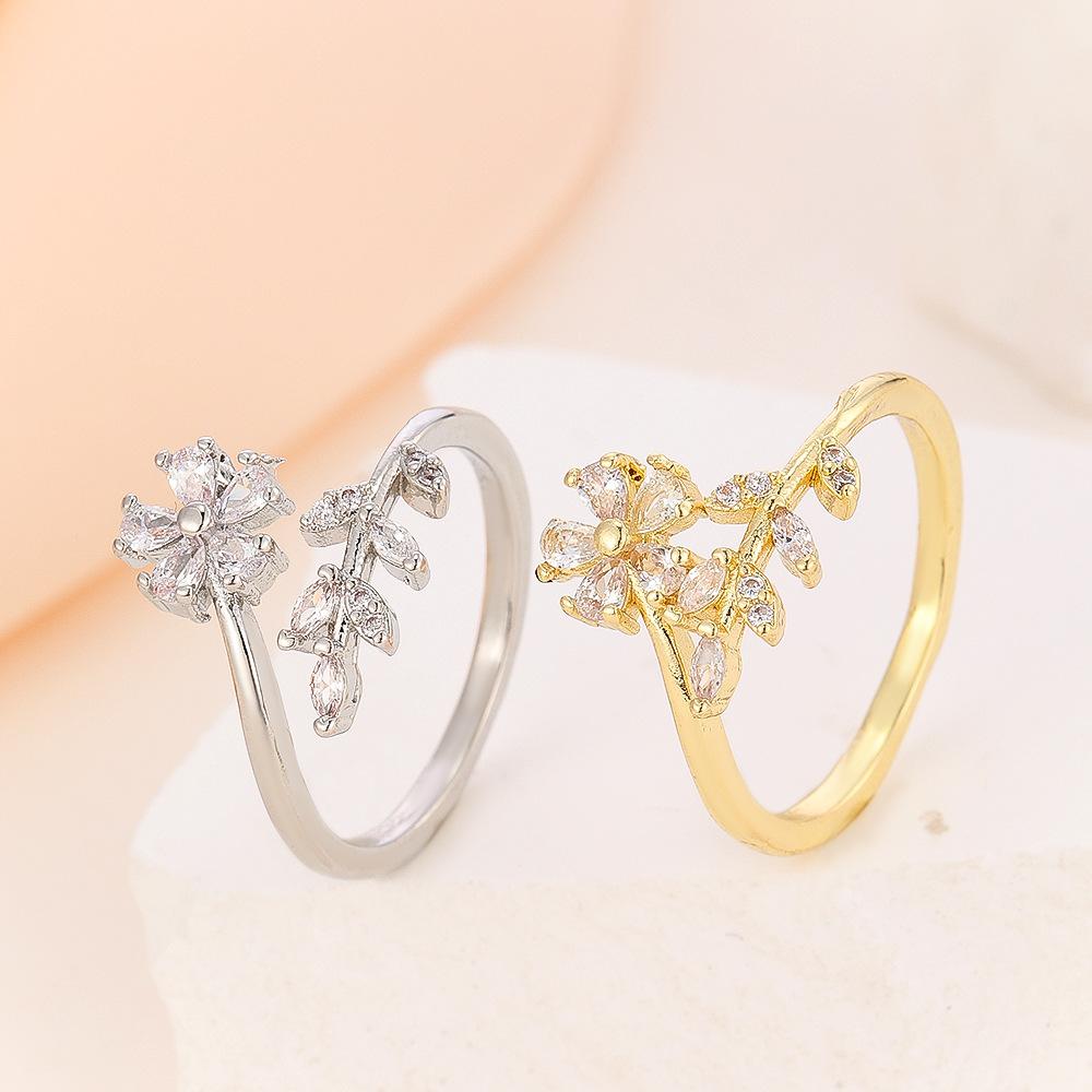 Personalized Temperament Flower Leaf Ring for Women, Retro and Fashionable Butterfly Opening Rings