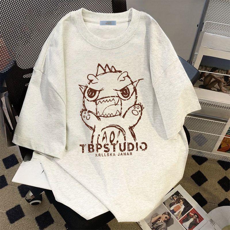 

Летняя женская футболка с принтом динозавра из мультфильма, с заниженной линией плеч, модная универсальная, тонкая, с круглым вырезом и коротким рукавом 3XL серый/белый