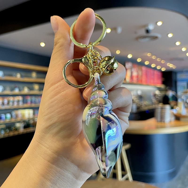Iridescent Seashell Acrylic Keychain: Chic & Colorful Pendant for Girls' Bags & Cars