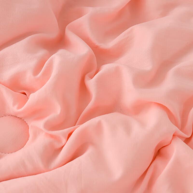 All-Season Polyester Quilt with Washed Finish
