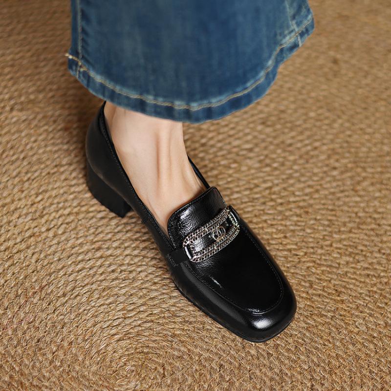 New four-season women's single shoes fashion mid-heel loafers non-slip beef tendon soles black large size shoes square heel sheepskin women's shoes