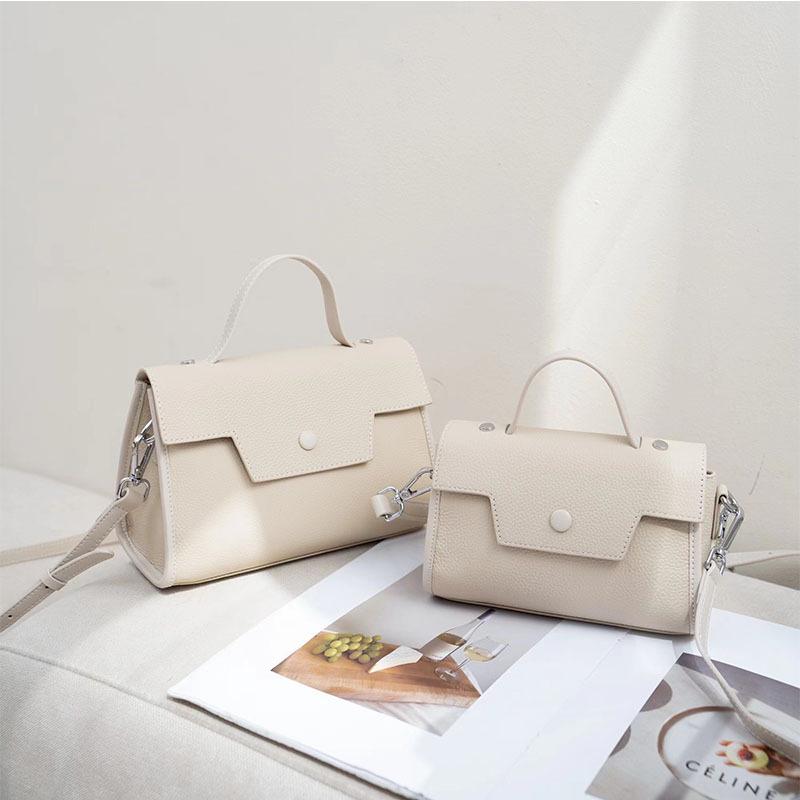 

Мини-сумка-подушка: Модная осенне-зимняя женская сумка-мессенджер из натуральной кожи в японском и корейском стиле Small 19*9*12 белый