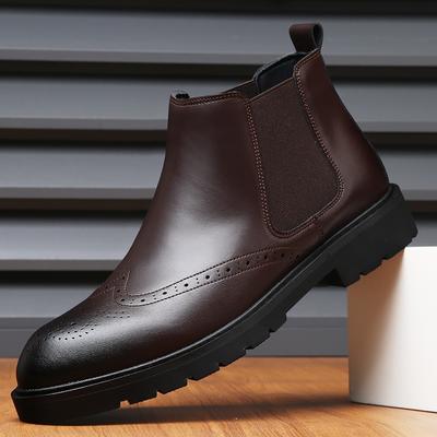 Botas Chelsea Masculinas de Couro Casual Estilo Britânico Nova Chegada Botas de Cano Curto Masculinas Confortáveis Sapatos Brogue com Tira Elástica Calçados Empresariais
