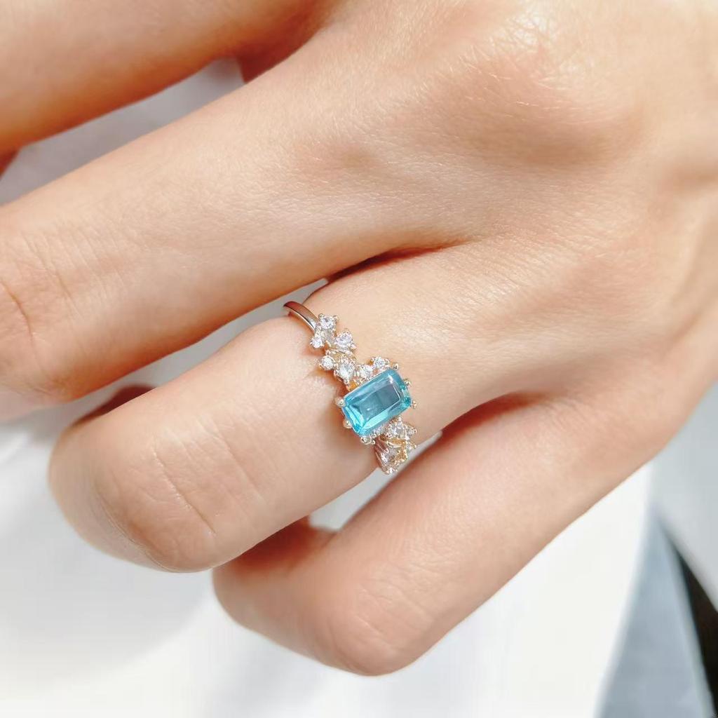 Yintai Konkubin Elegant Blå Topas Guld Snidad Ring - Lyxig Smyckesgåva