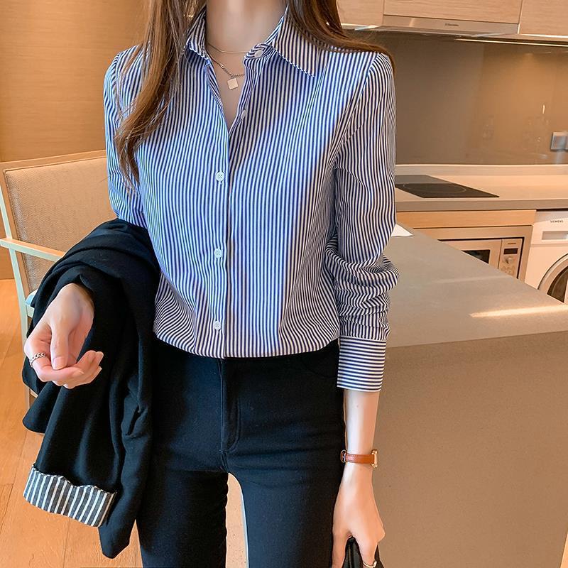 

Blue Striped Shirt for Autumn, A Niche Women s Shirt, A Long-sleeved Top with Fleece for Autumn and Winter, Versatile and Warm XS