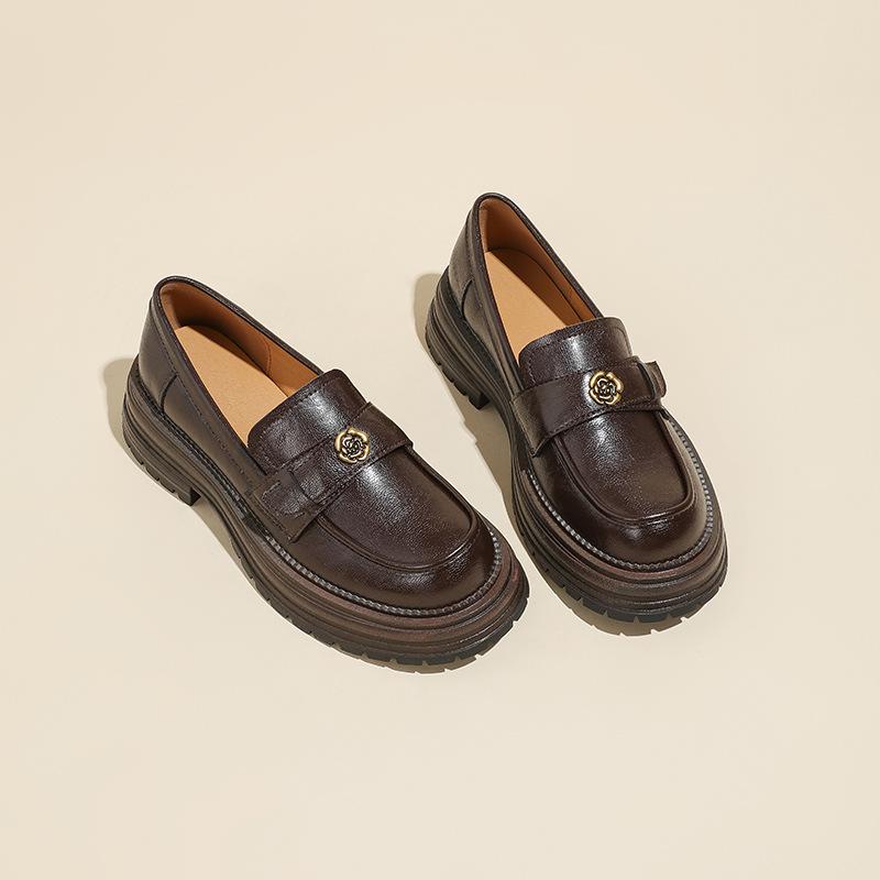 

Ретро лоферы с камелией женские 2025 весна и осень новые круглый носок на платформе толстый каблук в британском стиле маленькие кожаные туфли 40 коричневый