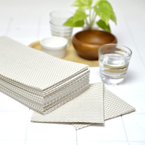 Strix Design Disposable Antibacterial Counter Cloths, Box of 100 (Pack of 2 x 50), Approx. 31 x 60 cm, Beige, Table Dusters, Dishcloths, Non-Woven Fab
