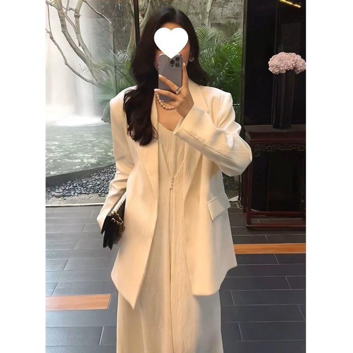Elegant Women's Two-Piece Light Mature Suit: Jacket & Camisole Dress for Spring/Autumn