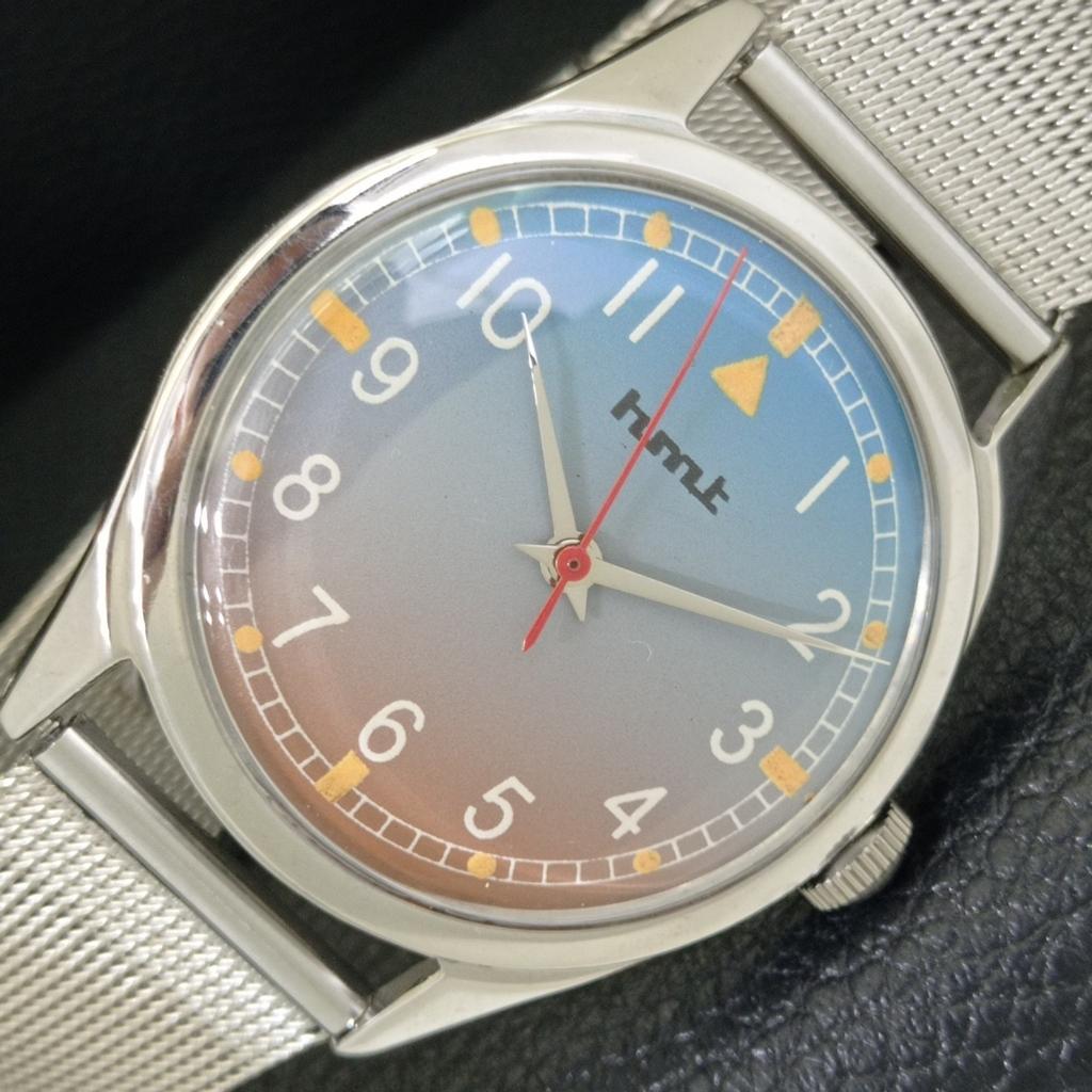 

HAND-WINDING VINTAGE HMT INDIAN MENS WRIST WATCH a702832-1 R211-a702832