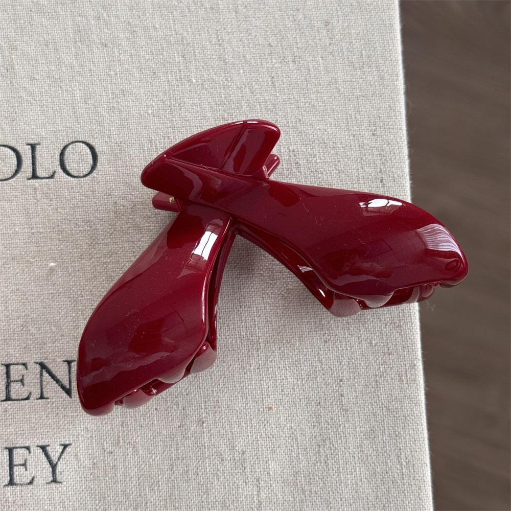 Gold Red Festive Claw Clip: Flashy Hair Accessory for New Year